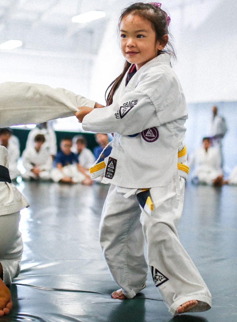 Gracie Classic Lightweight Gi (Kids) - FREE white belt included.